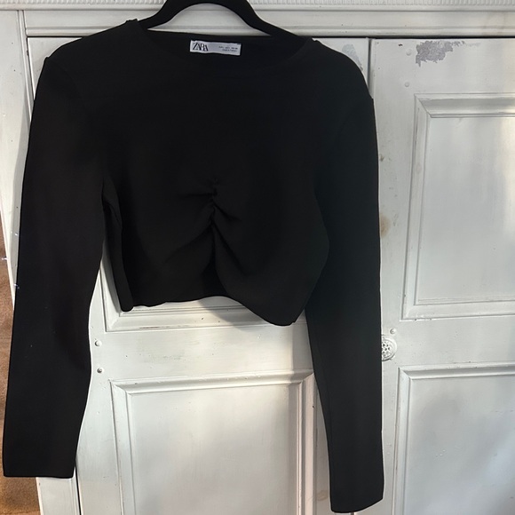 Zara Black Ruched Top NEW - Picture 1 of 4